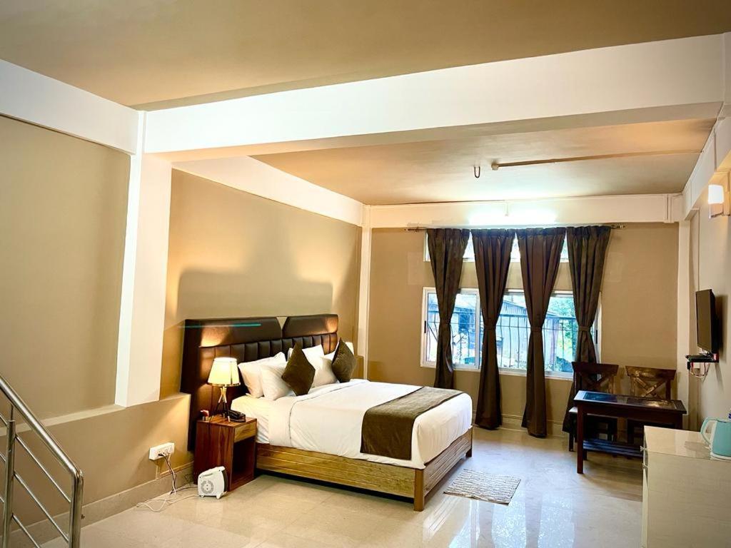 La Colline Resort Kohima Экстерьер фото