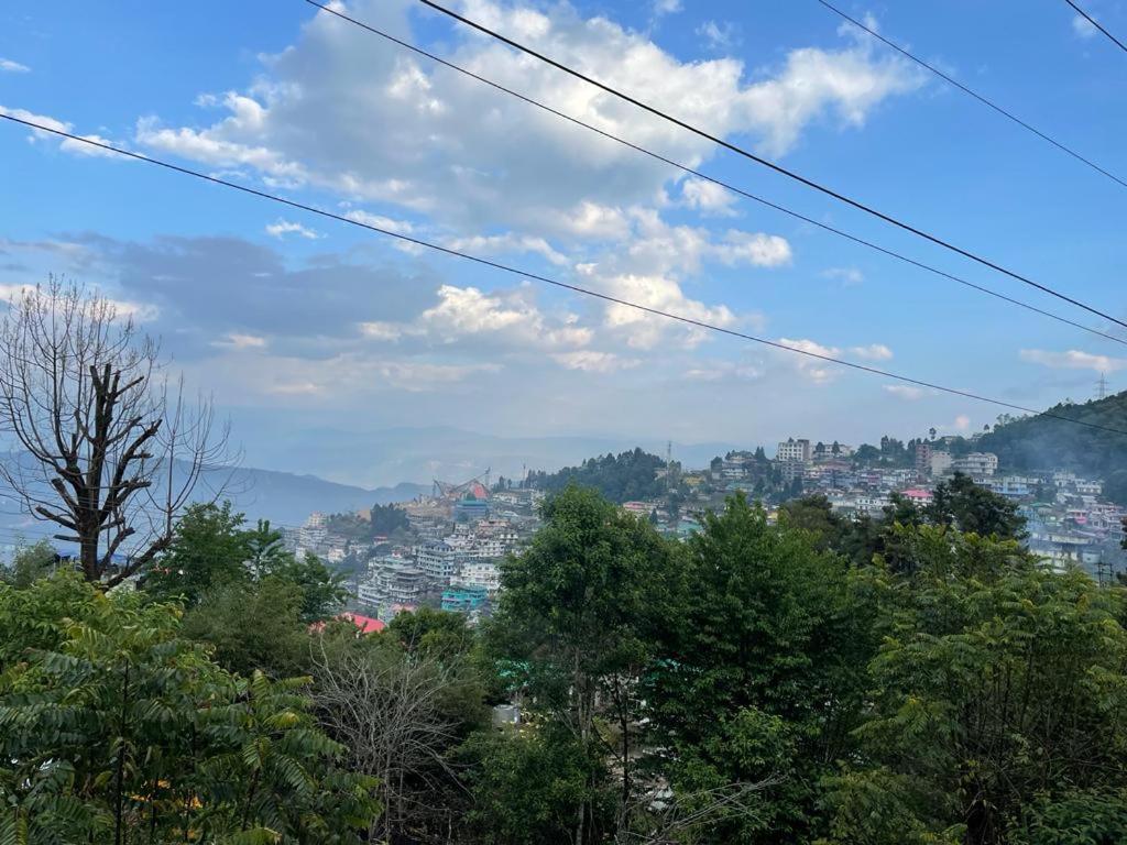 La Colline Resort Kohima Экстерьер фото