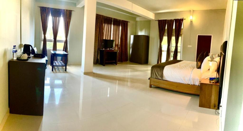 La Colline Resort Kohima Экстерьер фото