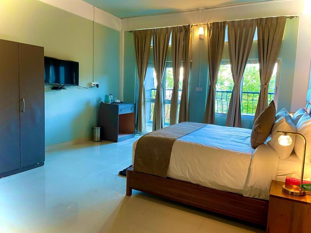 La Colline Resort Kohima Экстерьер фото