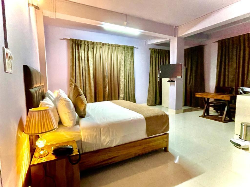 La Colline Resort Kohima Экстерьер фото