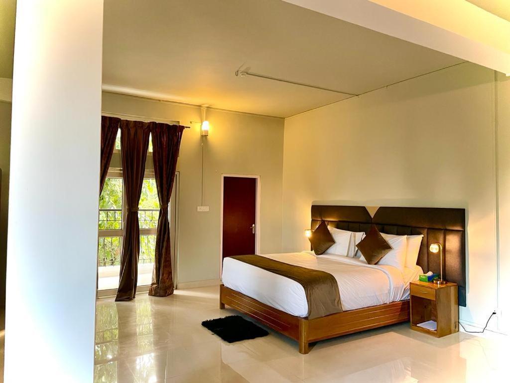 La Colline Resort Kohima Экстерьер фото