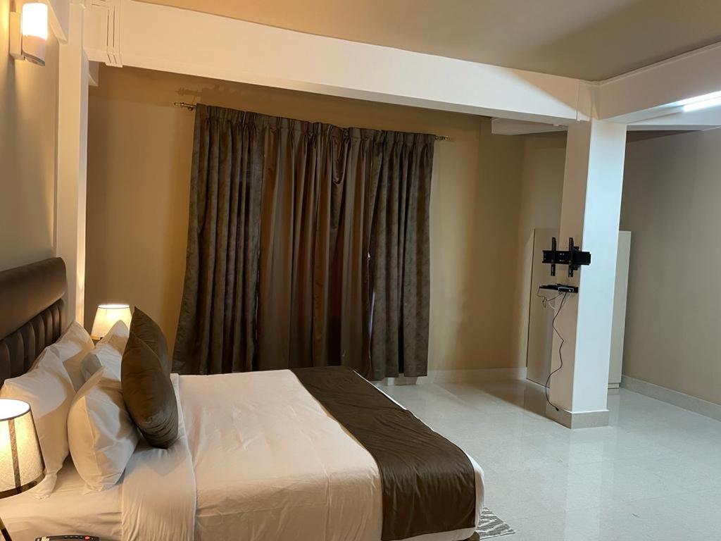 La Colline Resort Kohima Экстерьер фото