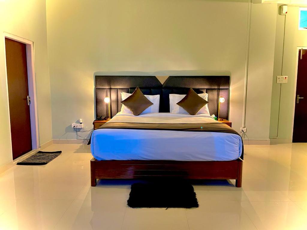 La Colline Resort Kohima Экстерьер фото